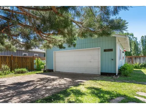 1003 5th Street Hood River OR 97031