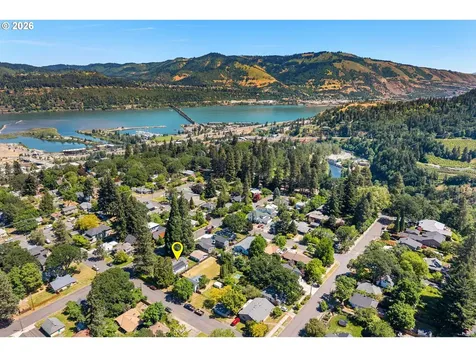 1003 5th Street Hood River OR 97031