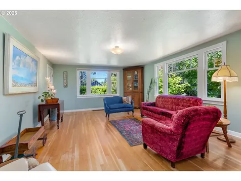 1003 5th Street Hood River OR 97031