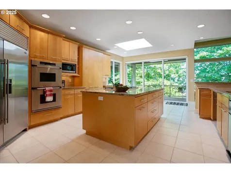 22040 Shannon Place West Linn OR 97068