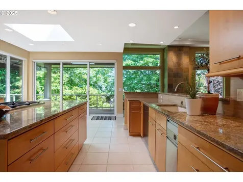 22040 Shannon Place West Linn OR 97068