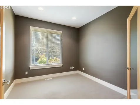 22040 Shannon Place West Linn OR 97068