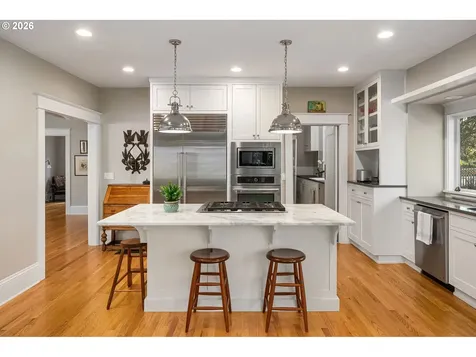 4003 SW Hillsdale Avenue Portland OR 97239