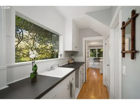 4003 SW Hillsdale Avenue Portland OR 97239