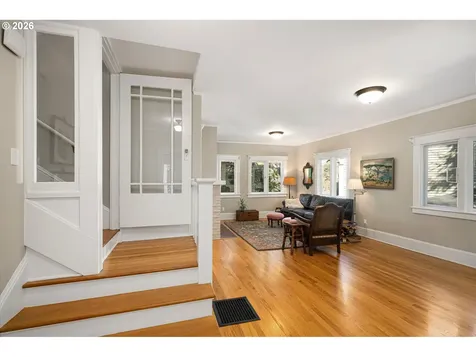 4003 SW Hillsdale Avenue Portland OR 97239