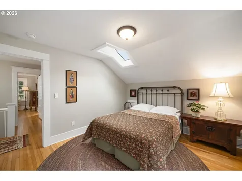 4003 SW Hillsdale Avenue Portland OR 97239