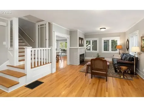 4003 SW Hillsdale Avenue Portland OR 97239