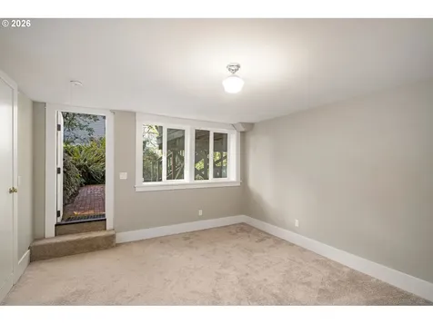 4003 SW Hillsdale Avenue Portland OR 97239