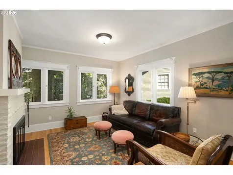 4003 SW Hillsdale Avenue Portland OR 97239