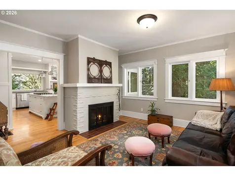 4003 SW Hillsdale Avenue Portland OR 97239