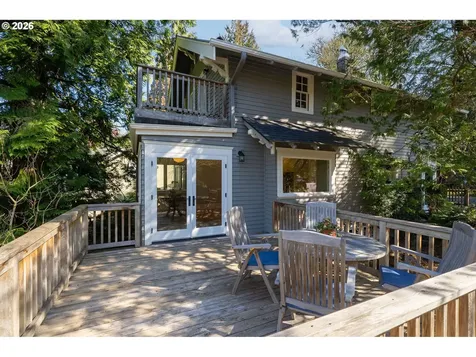 4003 SW Hillsdale Avenue Portland OR 97239