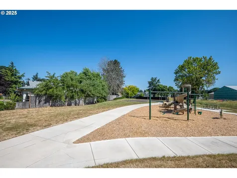 280 Timothy Street Junction City OR 97448