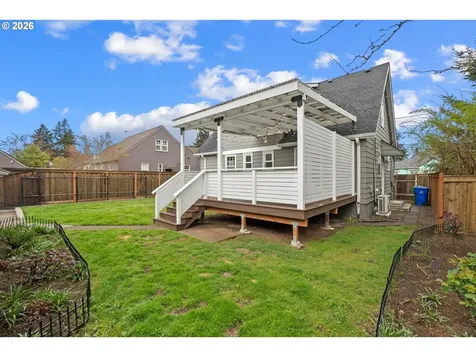 5824 NE Broadway Portland OR 97213