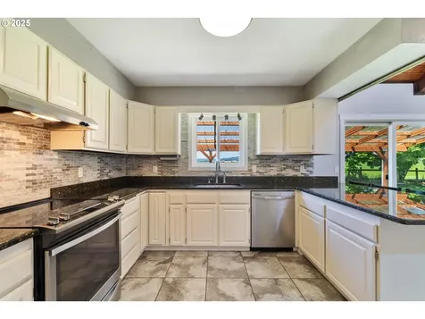 1770 Mccormick Loop Road Tillamook OR 97141