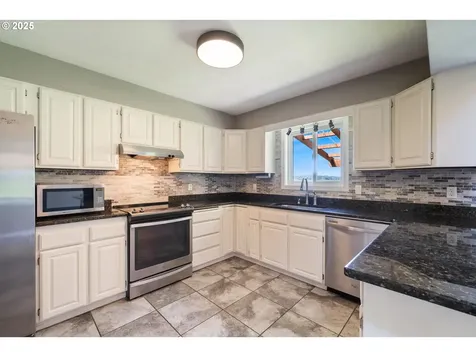 1770 Mccormick Loop Road Tillamook OR 97141