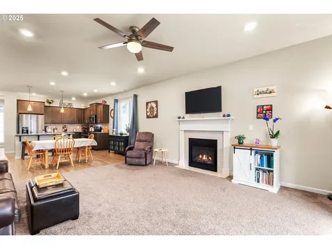 120 NE 19th Avenue Canby OR 97013