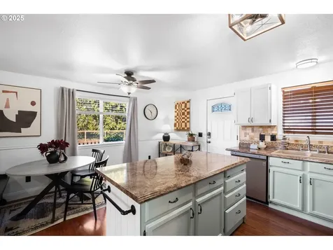 1424 D Street Washougal WA 98671