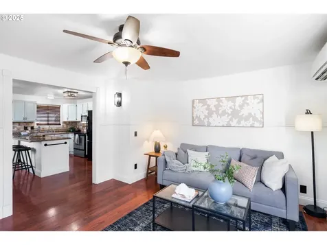 1424 D Street Washougal WA 98671