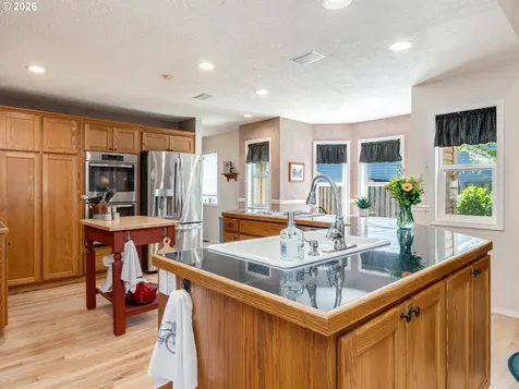 2145 NW Chrystal Drive Mcminnville OR 97128