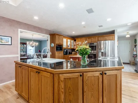 2145 NW Chrystal Drive Mcminnville OR 97128