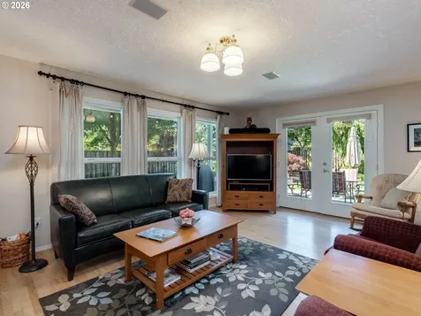 2145 NW Chrystal Drive Mcminnville OR 97128