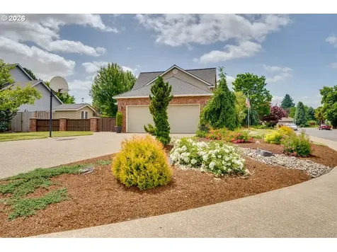 2145 NW Chrystal Drive Mcminnville OR 97128