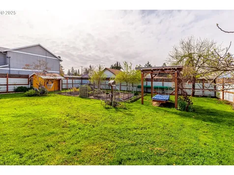 8310 NE Eugene Street Portland OR 97220