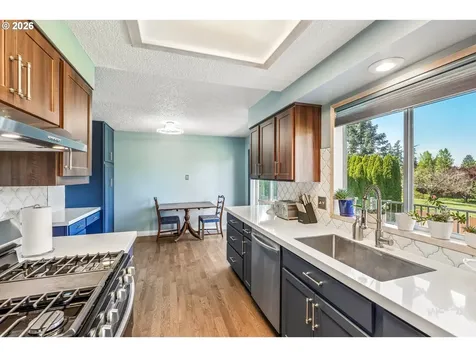12215 SW Cresmoor Drive Beaverton OR 97008