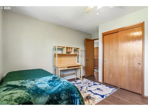 12215 SW Cresmoor Drive Beaverton OR 97008