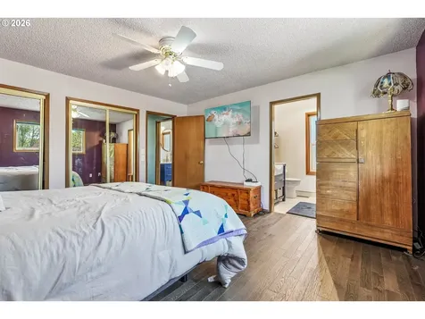 12215 SW Cresmoor Drive Beaverton OR 97008