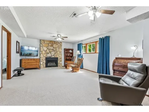 12215 SW Cresmoor Drive Beaverton OR 97008