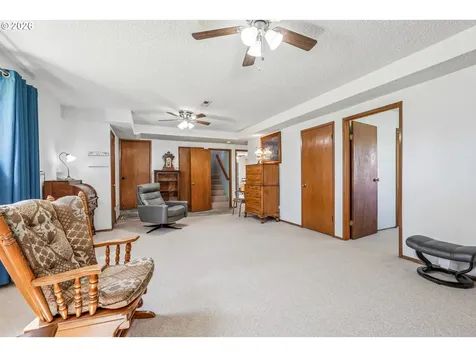 12215 SW Cresmoor Drive Beaverton OR 97008