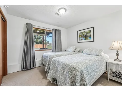 12215 SW Cresmoor Drive Beaverton OR 97008