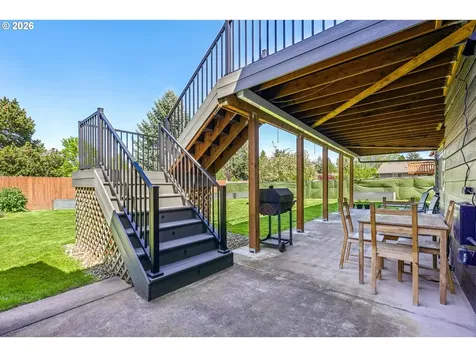 12215 SW Cresmoor Drive Beaverton OR 97008