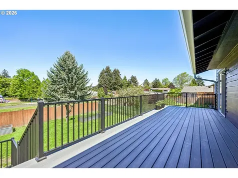 12215 SW Cresmoor Drive Beaverton OR 97008