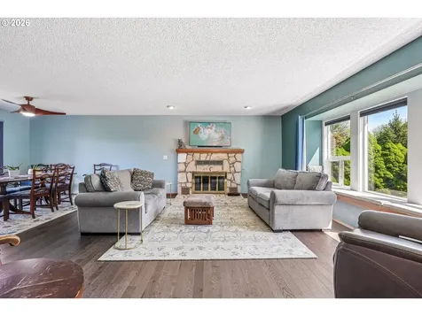 12215 SW Cresmoor Drive Beaverton OR 97008