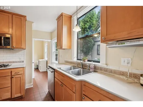 1948 SE 52nd Avenue Portland OR 97215