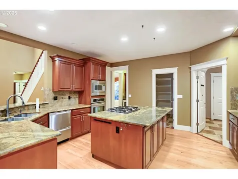 7015 SE 127th Avenue Portland OR 97236