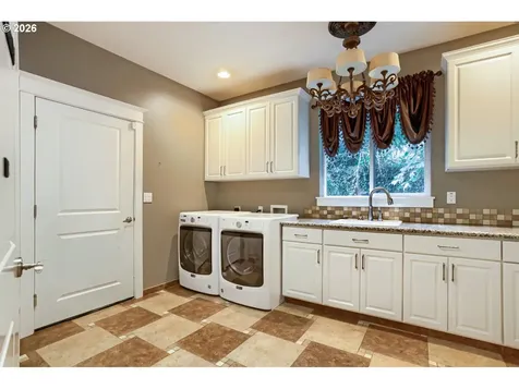 7015 SE 127th Avenue Portland OR 97236