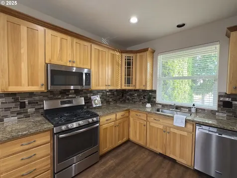 1126 S Oleander Lane Cornelius OR 97113