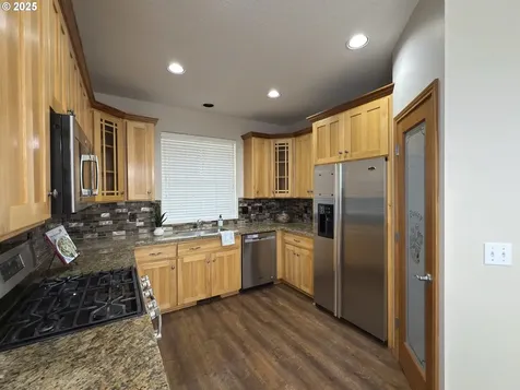 1126 S Oleander Lane Cornelius OR 97113
