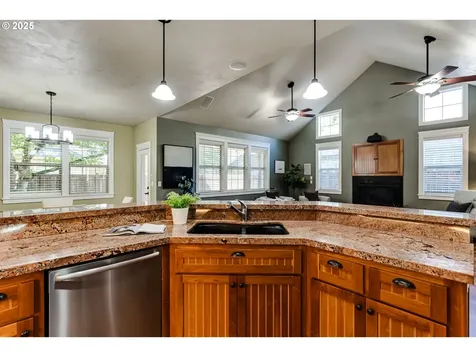 2647 Crowther Drive Eugene OR 97404