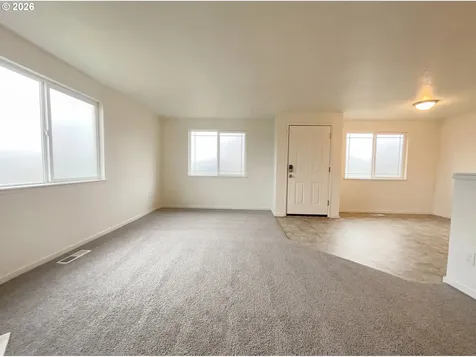 1108 NE Tamera Lane Portland OR 97220
