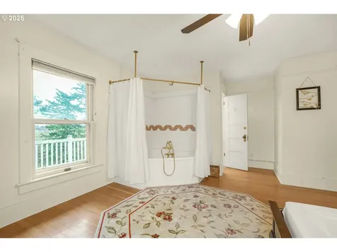 2611 S Troutdale Road Troutdale OR 97060