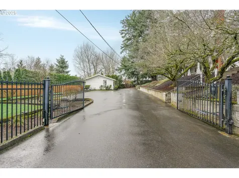 2611 S Troutdale Road Troutdale OR 97060
