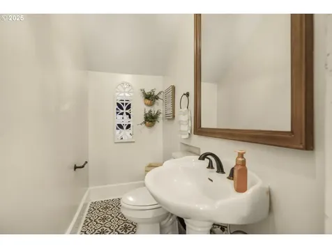 2611 S Troutdale Road Troutdale OR 97060