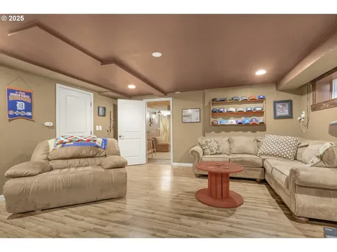 2611 S Troutdale Road Troutdale OR 97060