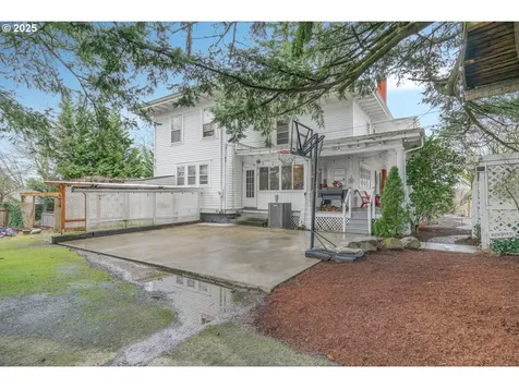 2611 S Troutdale Road Troutdale OR 97060