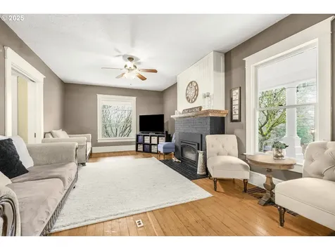 2611 S Troutdale Road Troutdale OR 97060