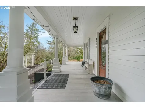 2611 S Troutdale Road Troutdale OR 97060